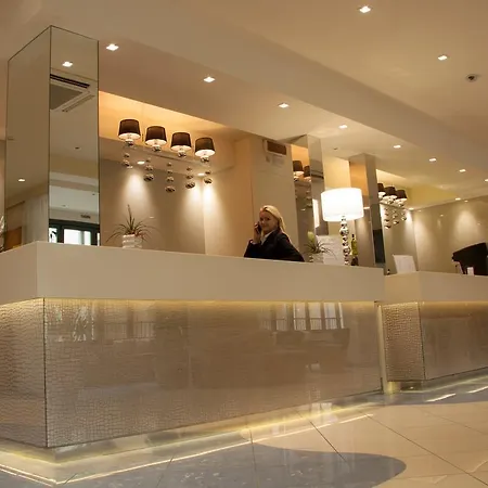 Aurora Mare Hotell 3*